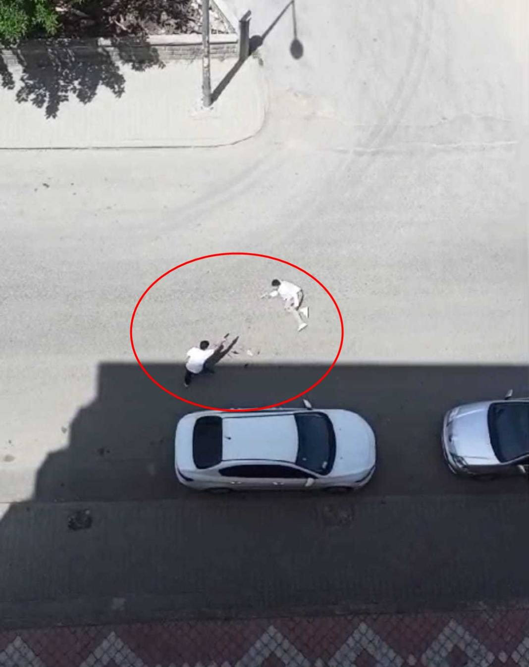 İki grup arasında alacak-verecek kavgası: 5 yaralı - Resim: 1